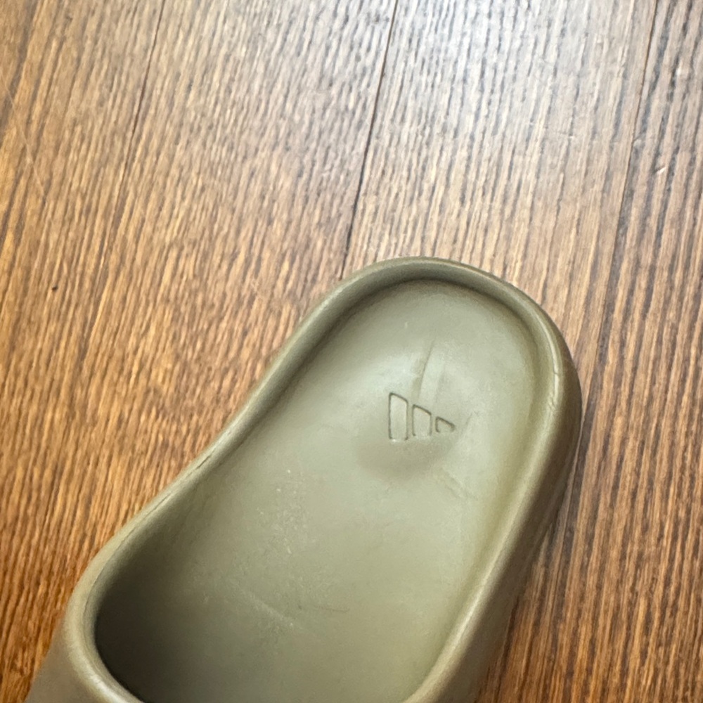 Adidas Yeezy  Slide Sandals - Picture 4 of 6